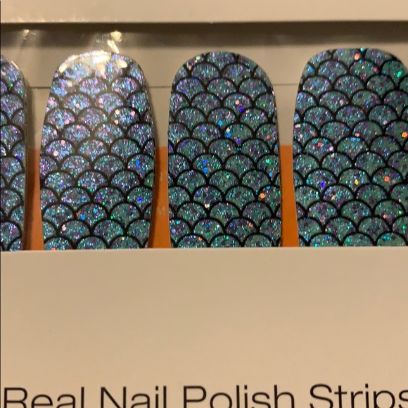 Color Street - Picture 2 of 4